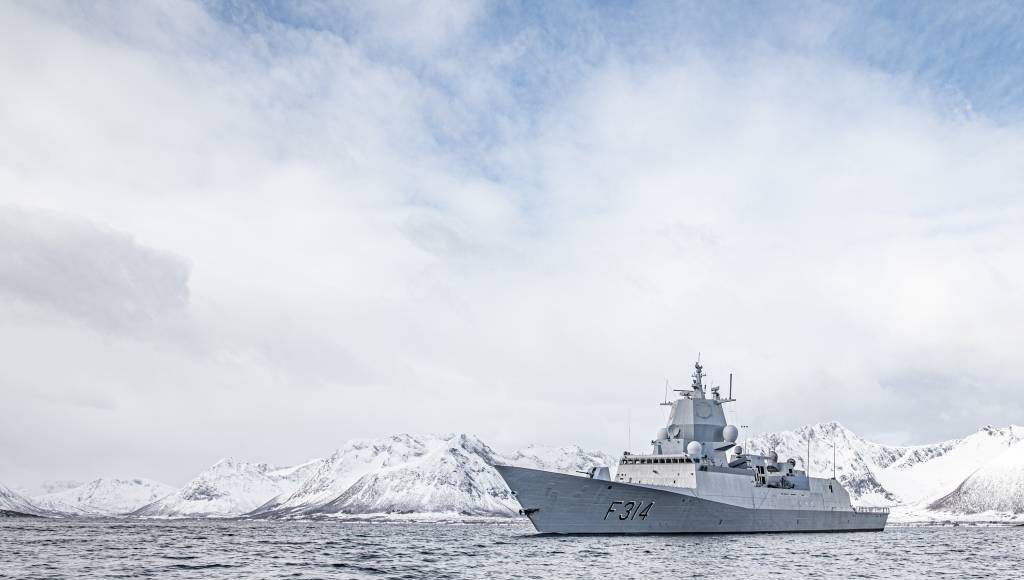 KNM Thor Heyerdahl svalbard