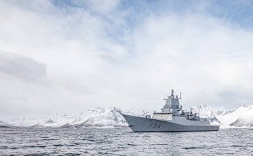KNM Thor Heyerdahl svalbard