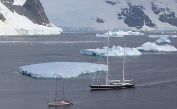 barca a vela artico