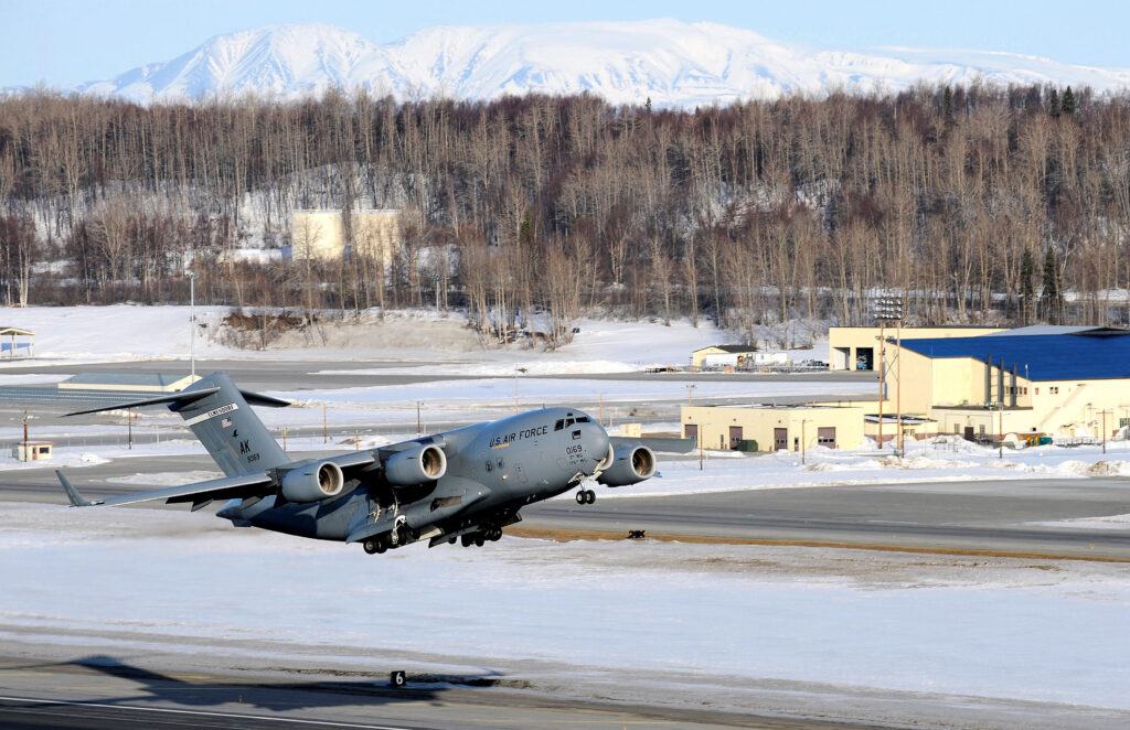 Commander flies C-17