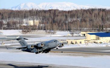 Commander flies C-17