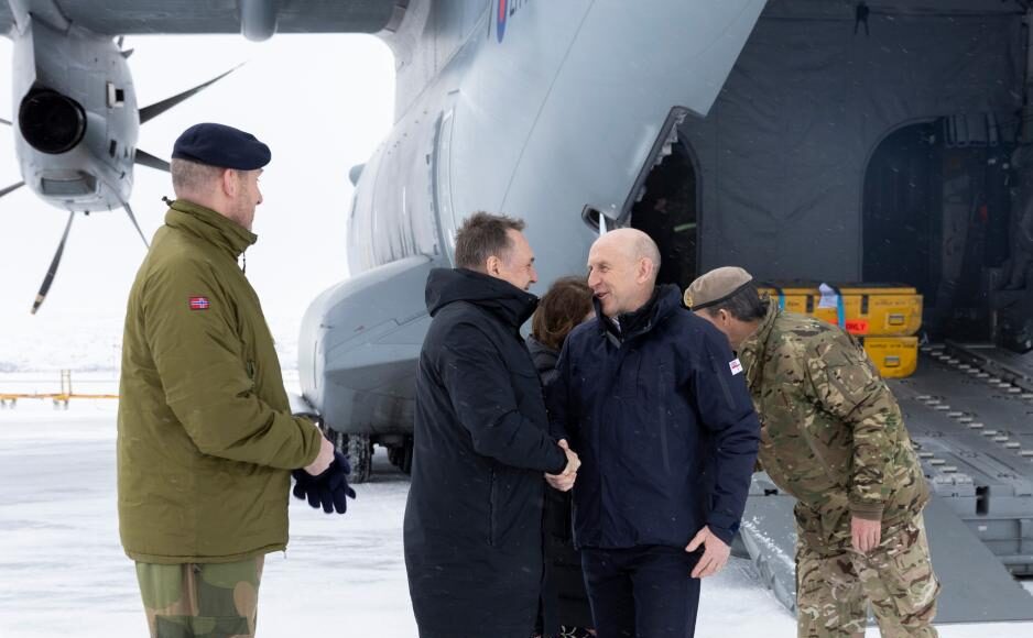 Tore Sandvik og John Healey, Kirkenes confine
