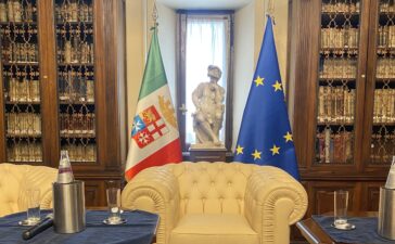 biblioteca palazzo marina
