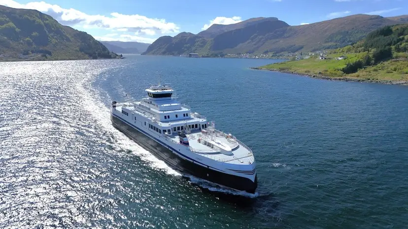 traghetto elettrico norvegia 