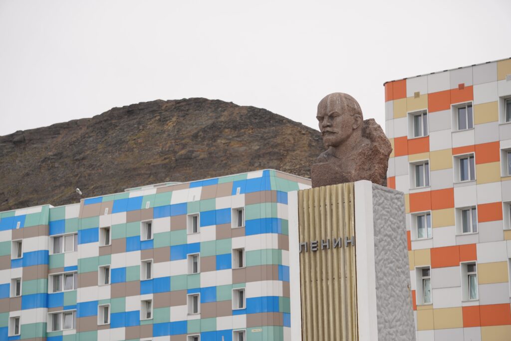 pace barentsburg lenin